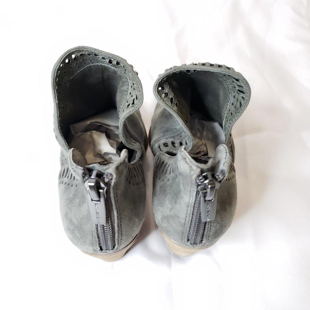 Vince Camuto Fileana Gray Suede Shaft Ankle Booties Size 5.5 - Picture 8 of 10